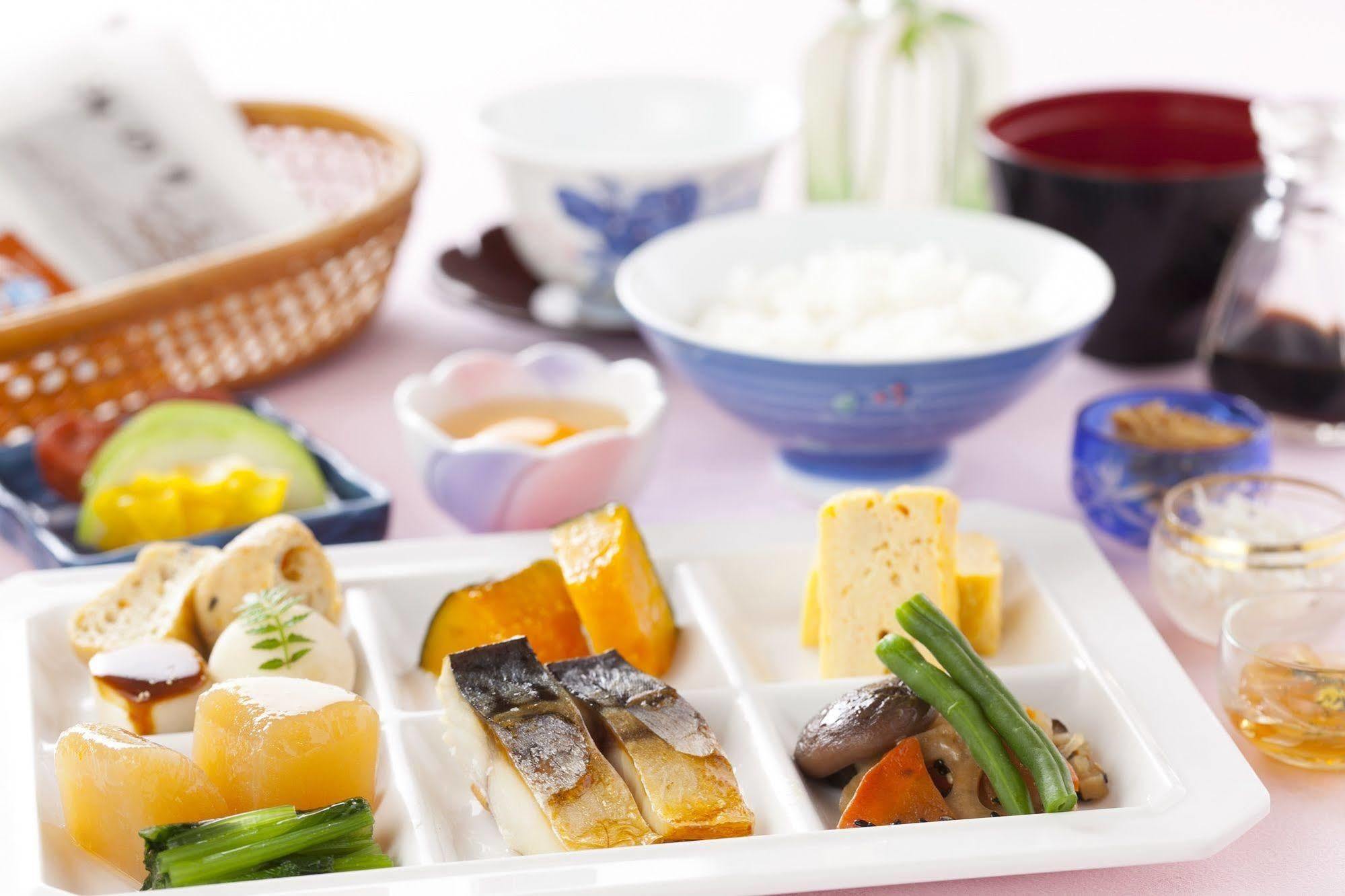 Chofu Creston Hotel Bagian luar foto