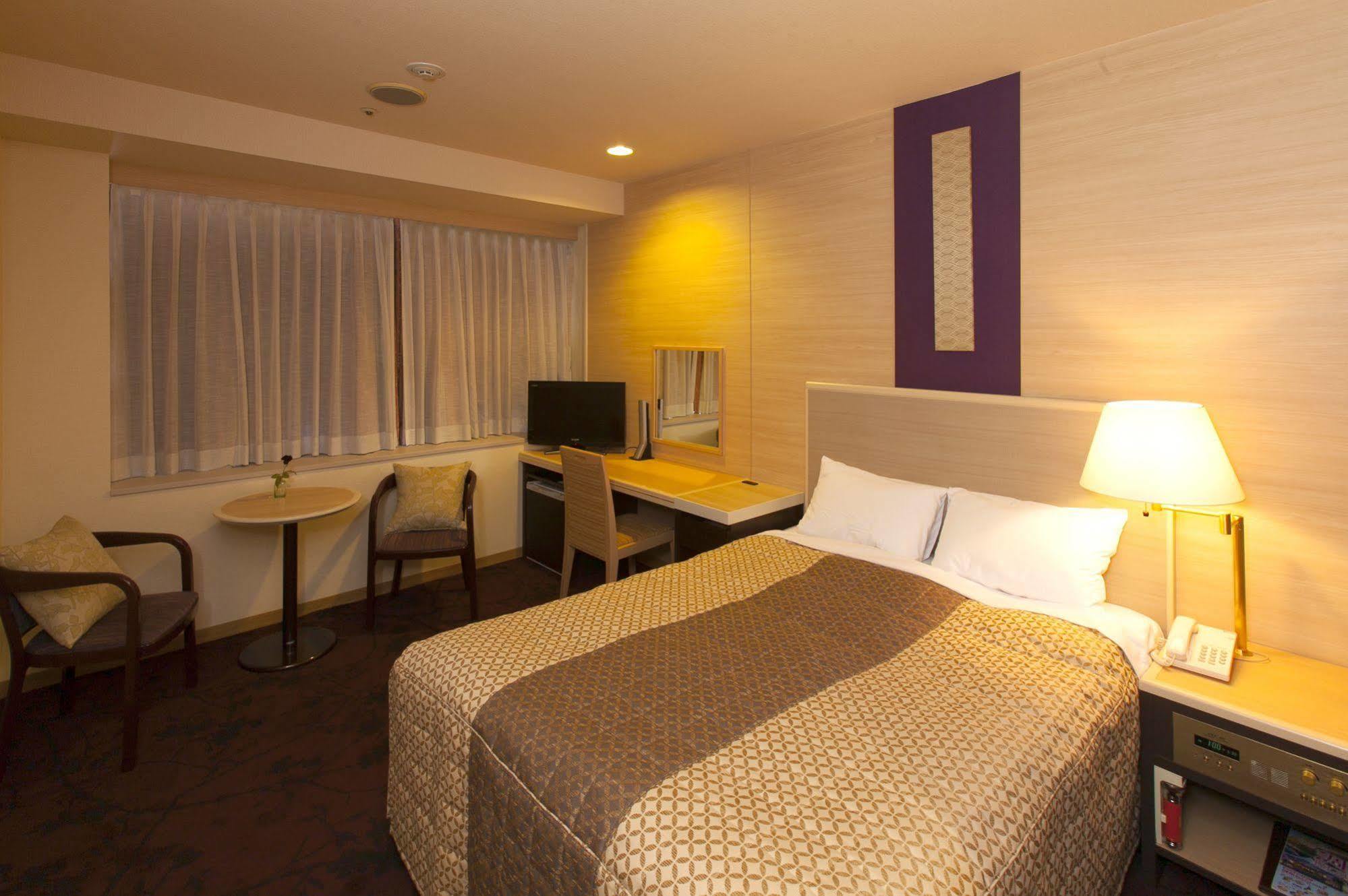Chofu Creston Hotel Bagian luar foto