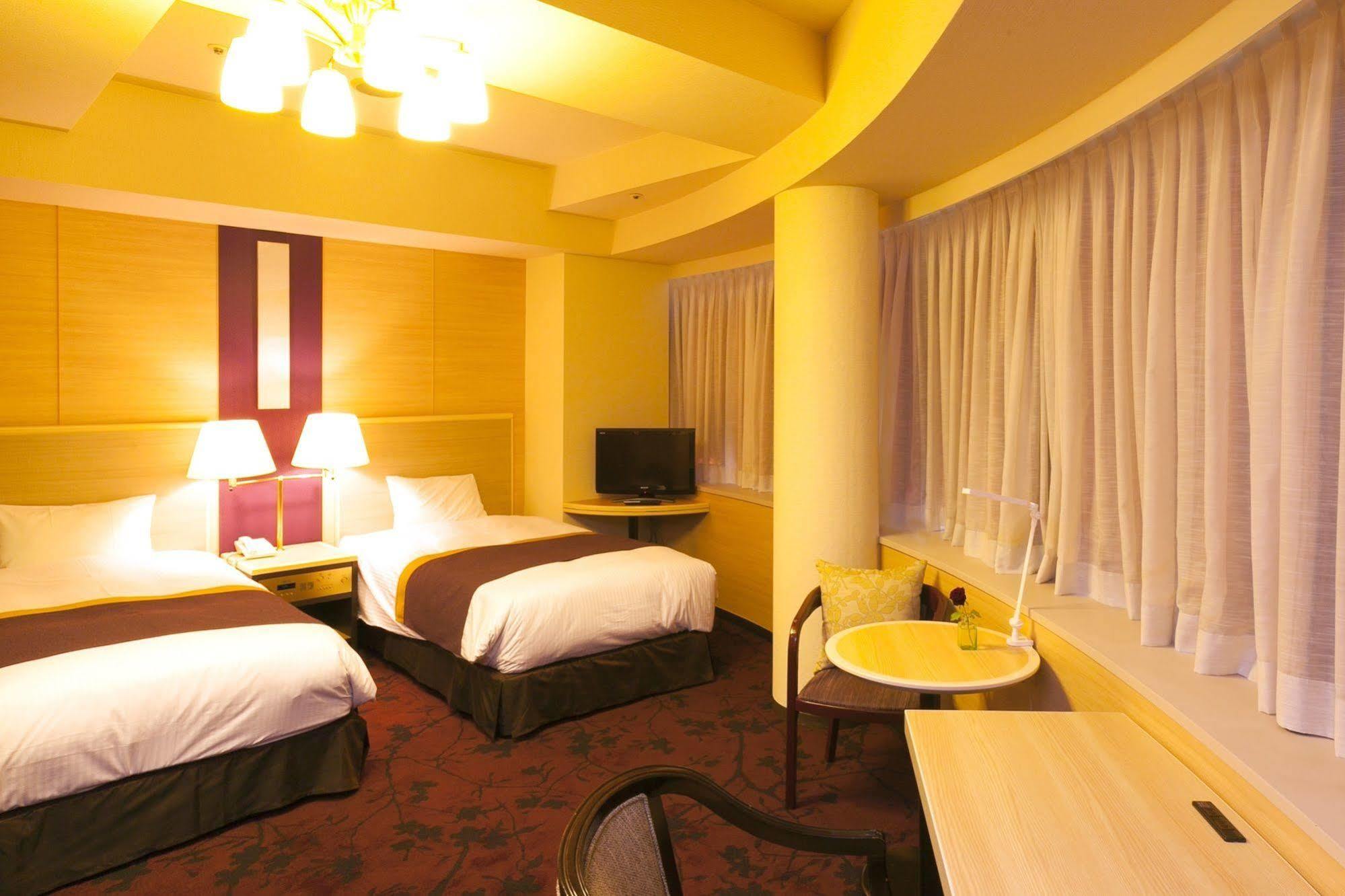Chofu Creston Hotel Bagian luar foto